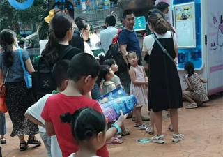 冰淇淋自助售賣機(jī)成為搶手創(chuàng)業(yè)項目